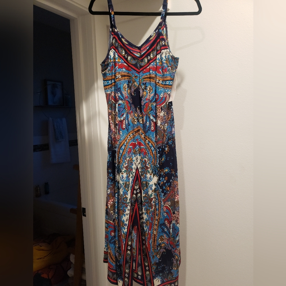 Bila maxi dress NWT fits size M thru XL 😍😍😘